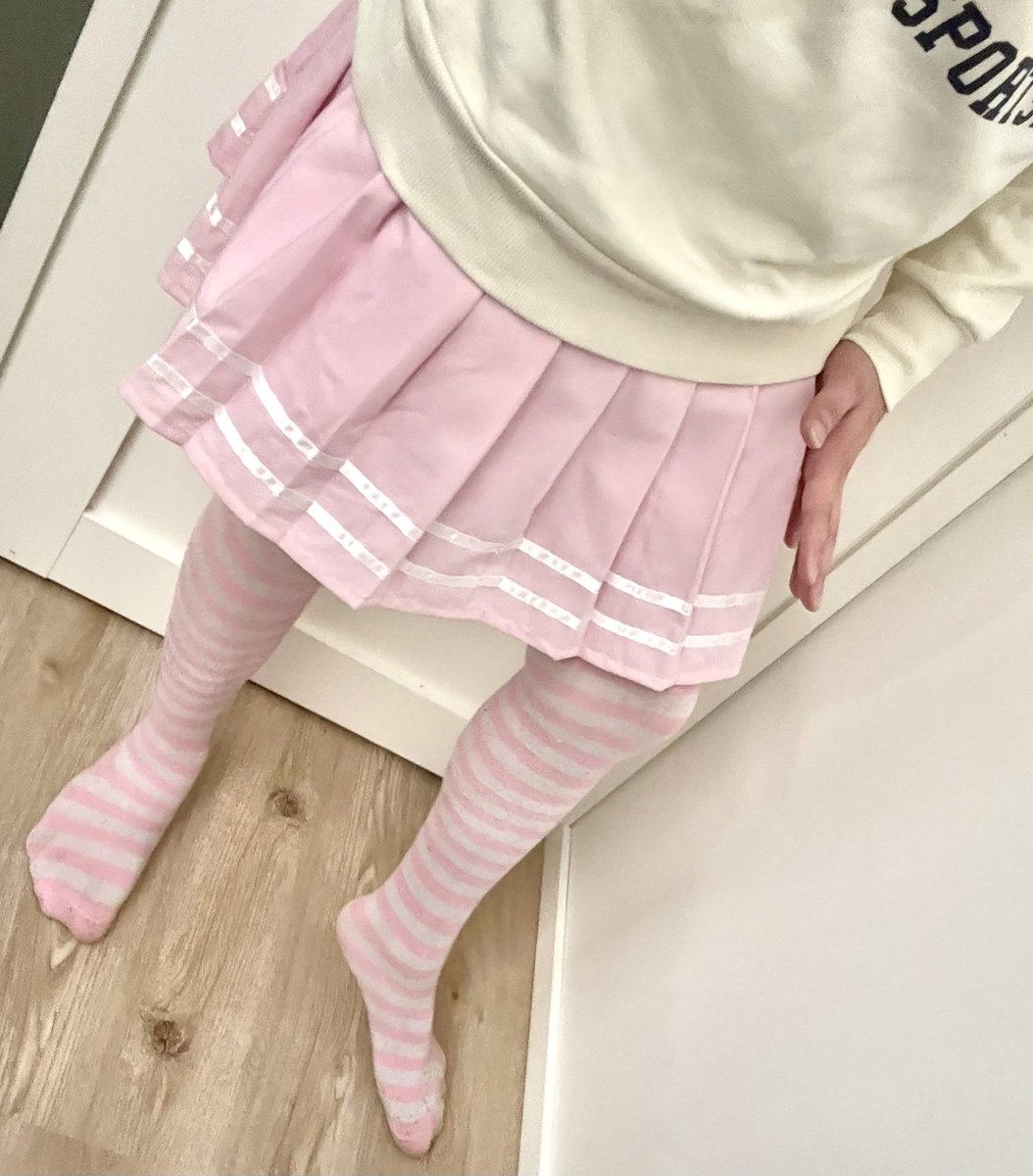 Another nice femboy Friday :3 #femboy #femboyfriday #skirt #thighhighs