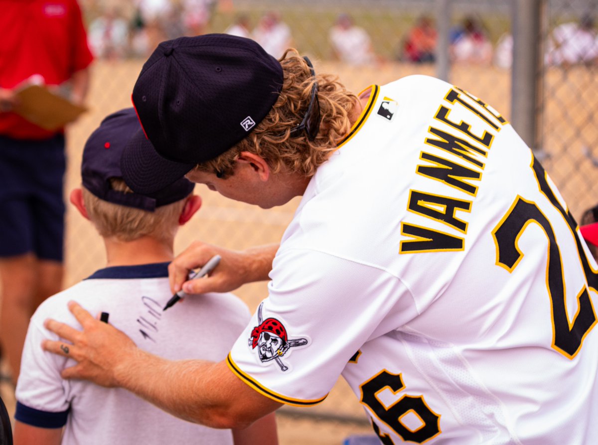 🐱⚾️ <a href="/PSM_Baseball/">PSM Baseball</a> Director <a href="/VanMeter15/">Josh VanMeter</a> was thrilled to be part of Wildcat Baseball League's Mr. Mac Day! Josh shared a special message with the 📷📷📷 kids and their families at Kreager Park, signed autographs for and took photos with the Wildcatters.

<a href="/PSMTinCaps/">PSM TinCaps</a>
