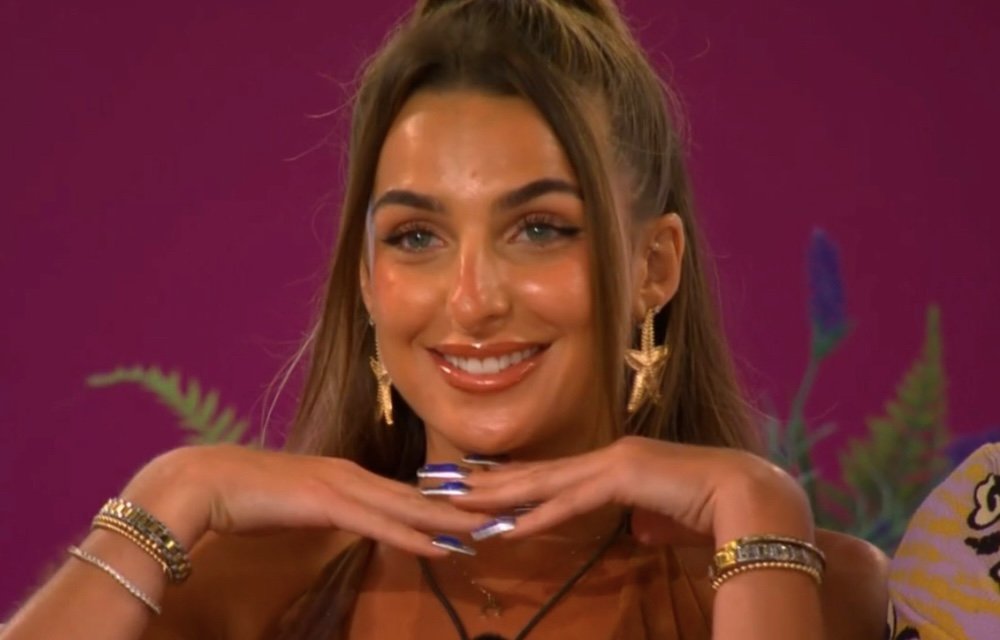 Hannah_Clarke94's tweet image. Toni will go down in history as one of the most Iconic islanders after this episode #LoveIsland #LoveIslandUK