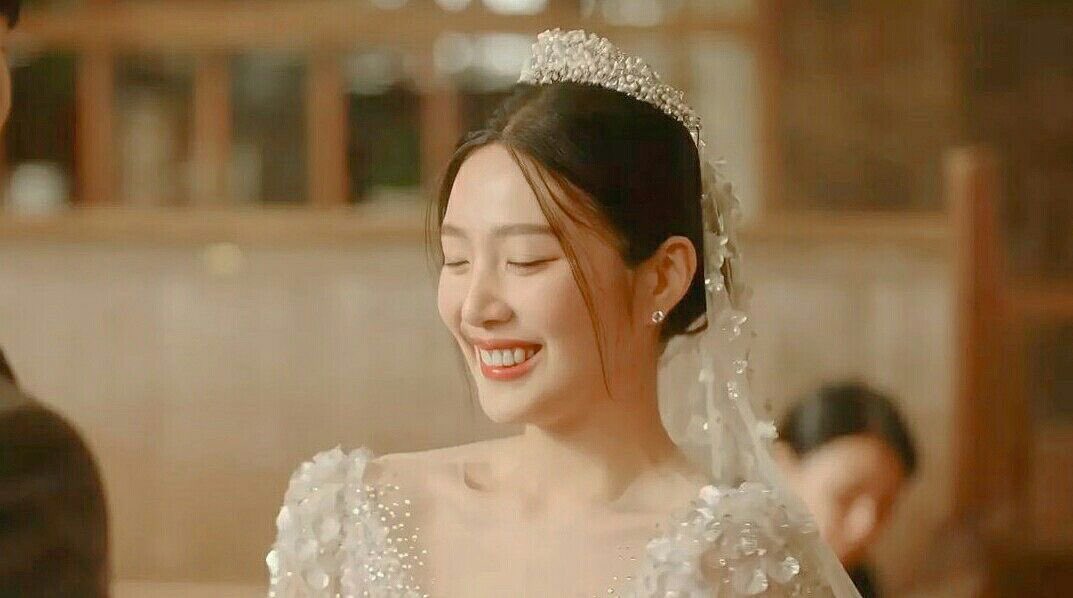 daylightales's tweet photo. @nateturnal ㅤ

you knelt to the ground, 
and pulled out a ring
I picked out a white dress, 
it’s our love story, we said y e s. 

    ㅤ https://t.co/MyIv8EV0HM