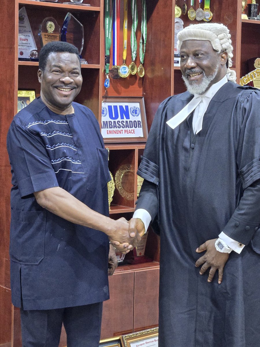 Senator Dino Melaye. (SDM) tweet media