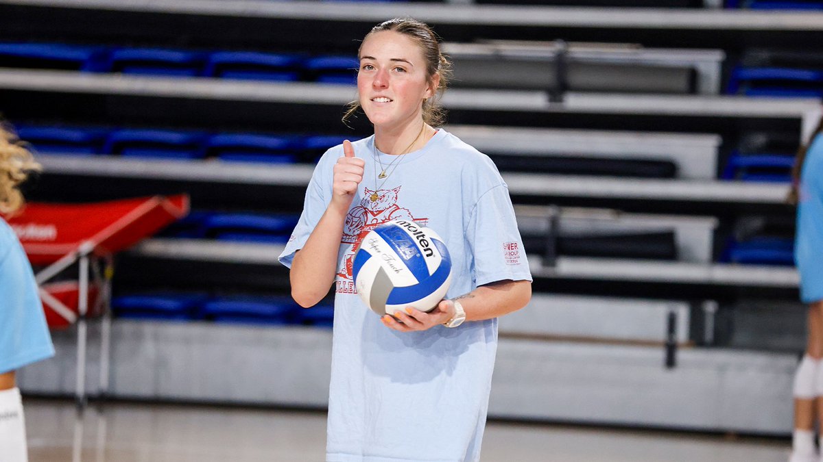 FAUVolleyball's tweet image. Closed out a great first week of camp! ๐คฉ
#WIP๐๏ธ