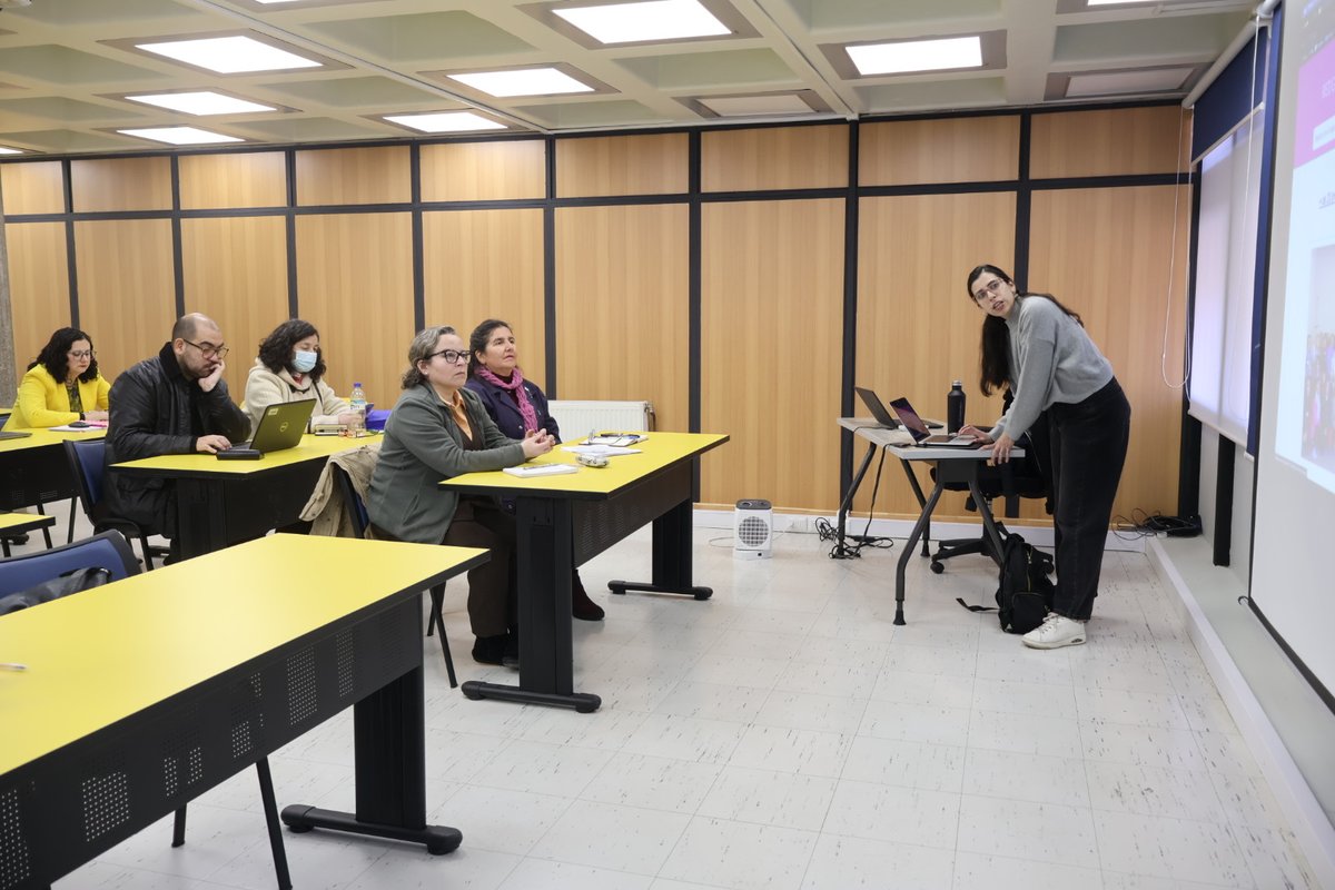 UdecBibliotecas's tweet image. 📸Una conversación sobre la importancia del conocimiento abierto y la construcción colaborativa de información sostuvo este viernes Carla Toro de @wikimedia_cl con el equipo de #BibliotecasUdeC y la comunidad universitaria🗣️.