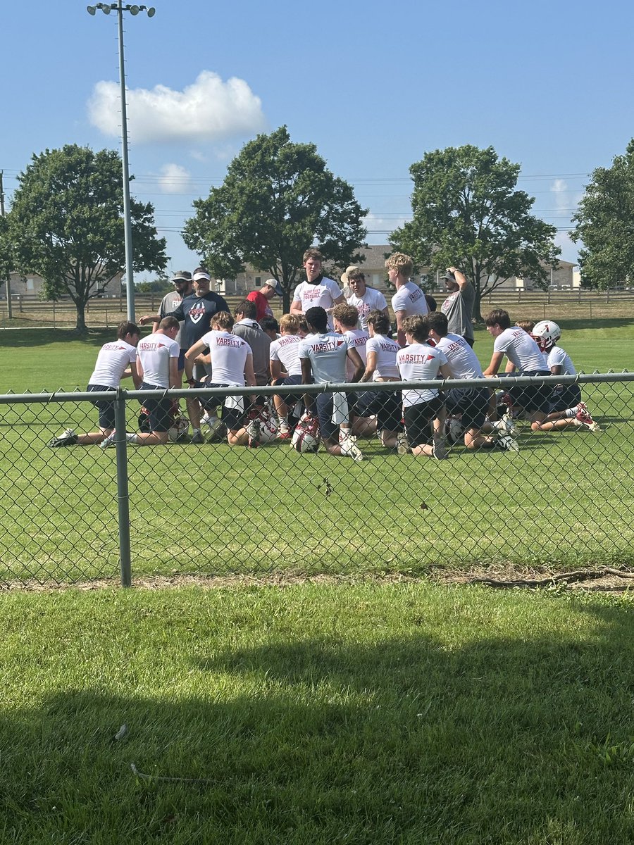 CClakerfootball's tweet image. Special thanks for the gear !!!@VarsityScbds has the Lakers looking good! #RiseUp