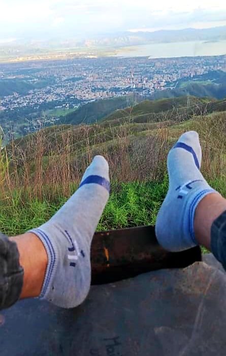 llaneroskky's tweet photo. Nos fuimos arriba, lejos de la bulliciosa ciudad; entre el cielo y el suelo!
#Senderismo #trekking #walking #HealthyLife #Love #Live #Funp https://t.co/6RyGVtykk9