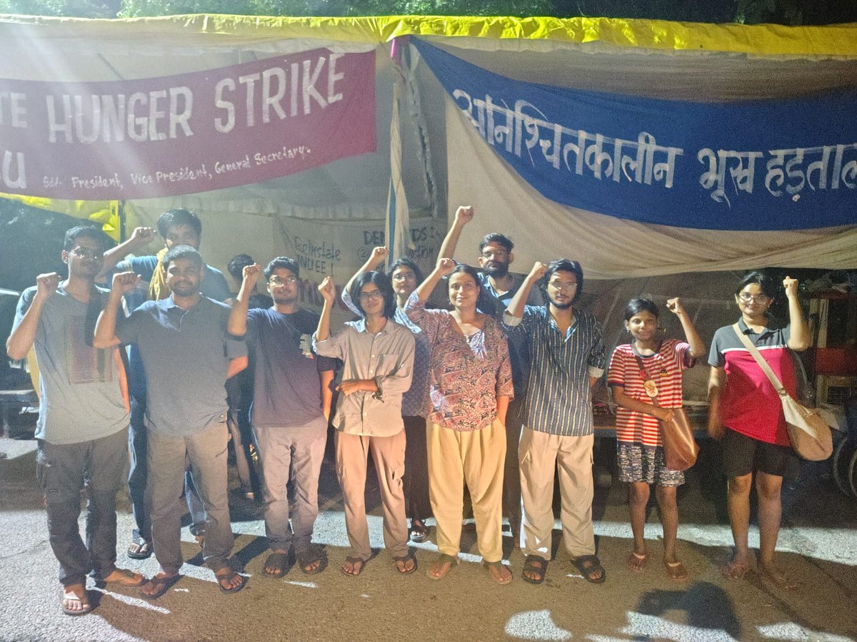 anjali__27's tweet image. For 16 relentless days, JNUSU along w AISA activists turned Hunger strike into a weapon. refusal to eat is a refusal to submit. JNU admin has been forced to accept all demands
This proves yet again..
Unity is our power!
Struggle is our inheritance @aisajnu @nitishkumaraisa ✊🏾♥️