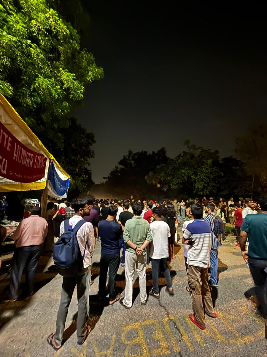 anjali__27's tweet image. For 16 relentless days, JNUSU along w AISA activists turned Hunger strike into a weapon. refusal to eat is a refusal to submit. JNU admin has been forced to accept all demands
This proves yet again..
Unity is our power!
Struggle is our inheritance @aisajnu @nitishkumaraisa ✊🏾♥️