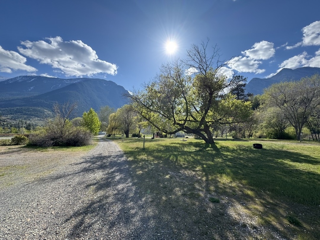 Escape to Cayoosh Creek Campground! 🌲⛺ Nestled in BC’s stunning Coast Mountains, this riverside gem offers epic hiking, top-notch fishing, and pure relaxation. 
canadream.com/blog/july-2025…