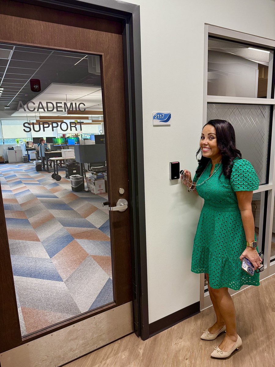 RachelHickeyESL's tweet image. Yesterday marked 10 days as EL Coordinator of Instruction with @cpschoolsva ! Grateful for a district that feels like family and values growth. 🌱Excited to keep learning and serving our amazing EL team with heart and purpose. 💙 🥰#CPSProud #Gratitude