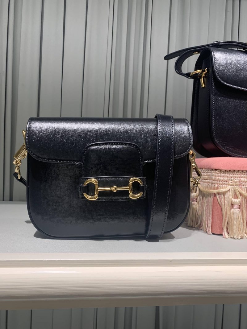 DaisyFesto's tweet photo. Sometimes style tells the story better than words. Not just a bag itβs a whole mood. Bamboo handles, Gucci dreams simple, luxurious, stylish, and unforgettable. πβ¨
#UniqueVibes #ClassicTouch #StillIconic #LuxuryVibes #UnfinishedChapters https://t.co/VxOPnDGjEw