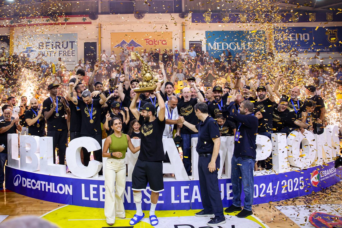 Another year, another title, that’s 3 in a row and 38 total for Al Riyadi 🏆✨

#AlRiyadiClub