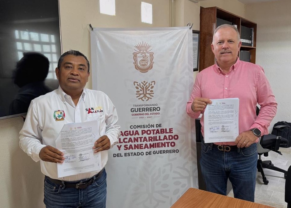 Capaseg_CS's tweet photo. El Director General de la #CAPASEG, Ing. Facundo Gastélum Félix, sostuvo un encuentro con el Presidente Municipal de #SanLuisAcatlán Adair Hernández Martínez, durante el cual firmaron un convenio para unir esfuerzos y coordinar recursos destinados a la ejecución de obras públicas https://t.co/8H19EqYstW