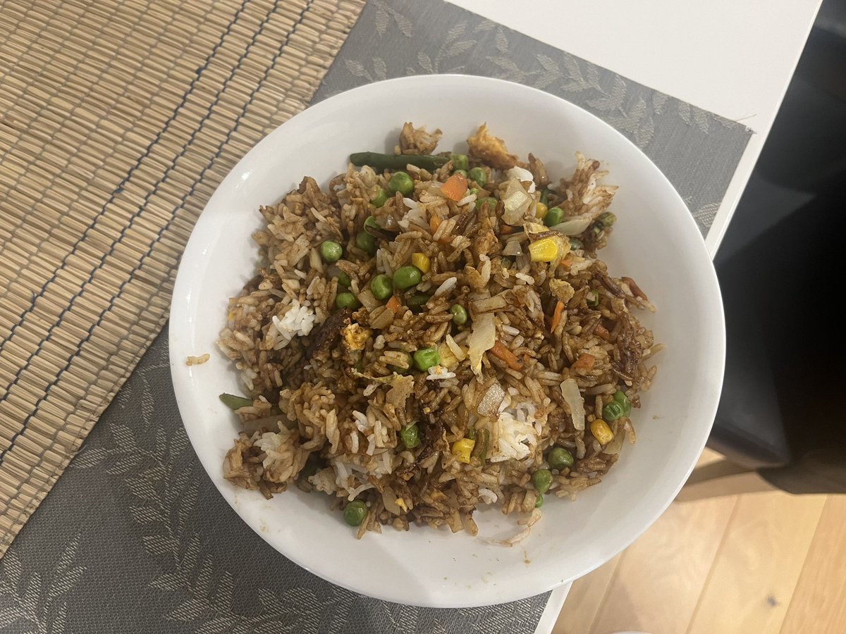 ryo_24_jp's tweet photo. 友人が作ってくれた飯が美味かった！ https://t.co/SsNuSBml3Z