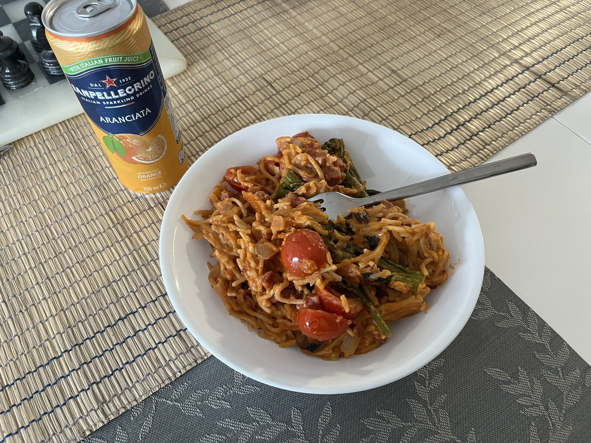 ryo_24_jp's tweet photo. 友人が作ってくれた飯が美味かった！ https://t.co/SsNuSBml3Z