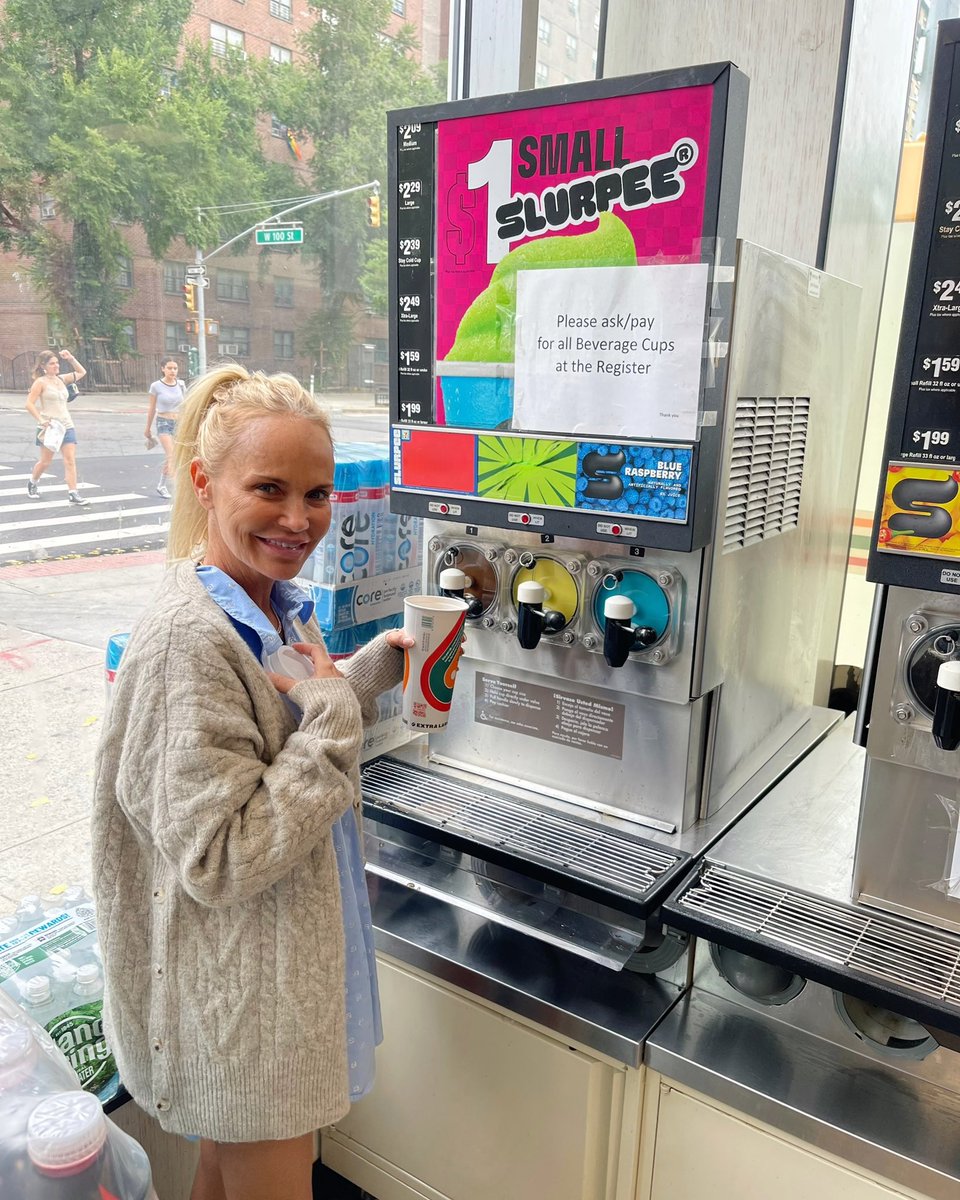 KChenoweth's tweet image. IT’S MY FAVORITE NATIONAL HOLIDAY! Free @slurpee day! Happy @7eleven day to all who celebrate 🥤 May your slurpees be icy and your days be sunny this 7/11!