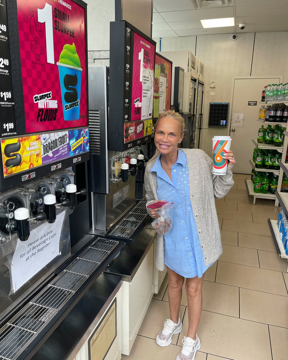 KChenoweth's tweet image. IT’S MY FAVORITE NATIONAL HOLIDAY! Free @slurpee day! Happy @7eleven day to all who celebrate 🥤 May your slurpees be icy and your days be sunny this 7/11!