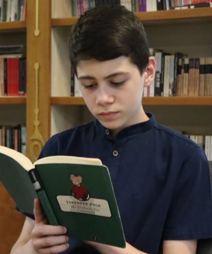 Rize'de LGS'den tam puan alan öğrenci: 

"İdealim; vatanımı, milletimi, dinimi daha ileri götürmek.

İmam Hatip liselerini tercih etmeyi düşünüyorum."