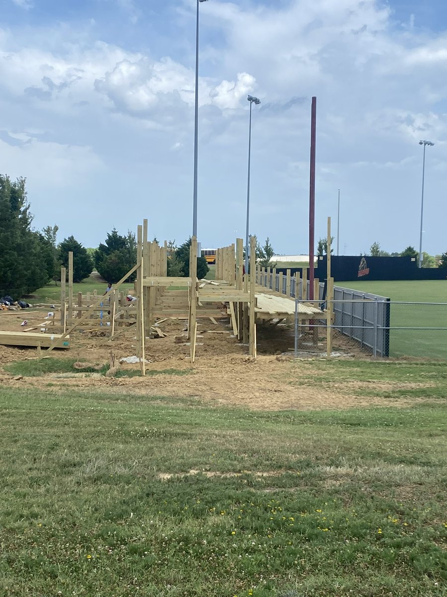 Big additions coming to The Ranch! 3-Tier Lofts added in left field! Going to create a great home environment for our guys. #GoMavs