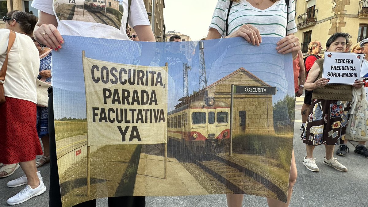 🔴🔵 40 años desmantelando el tren en Soria.

❌ 3 líneas
❌ Más de 40 estaciones 
❌ Recortes en frecuencias y servicios 

🔴🔵 PSOE-PP, desde 1985 bajando a los sorianos del tren.