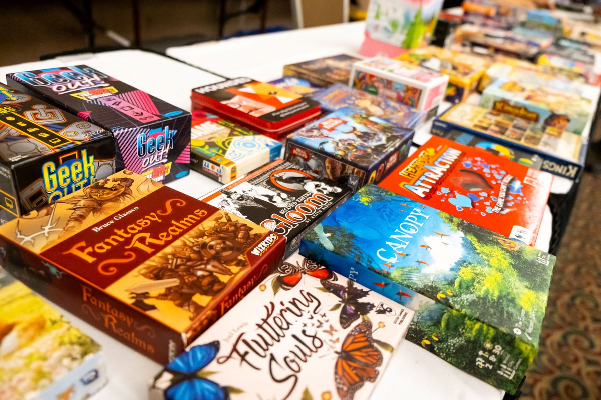 Capital City Comic Con is more than just photos, cosplay, and special guests. It's about bringing together a community of folks with shared interests and hobbies!

The best way to engage and meet others is participating in tabletop games!

ow.ly/9LFA50WmCck