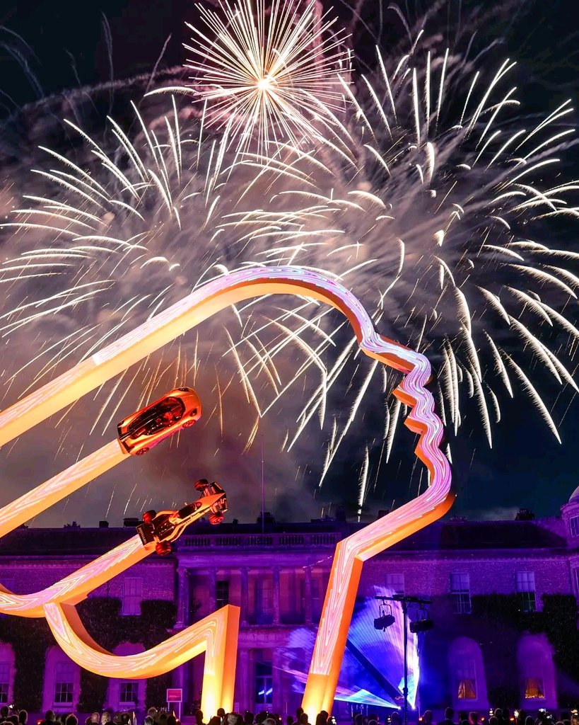 Niyi_Okuz's tweet image. If you're in the Hampshire area or close and have even the slightest love for exotic cars, drag yourself to #GoodwoodFOS. Pure adrenaline, history, and horsepower!!! 🏁