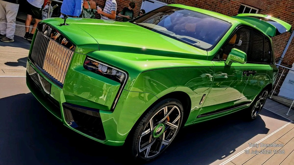 Niyi_Okuz's tweet image. If you're in the Hampshire area or close and have even the slightest love for exotic cars, drag yourself to #GoodwoodFOS. Pure adrenaline, history, and horsepower!!! 🏁