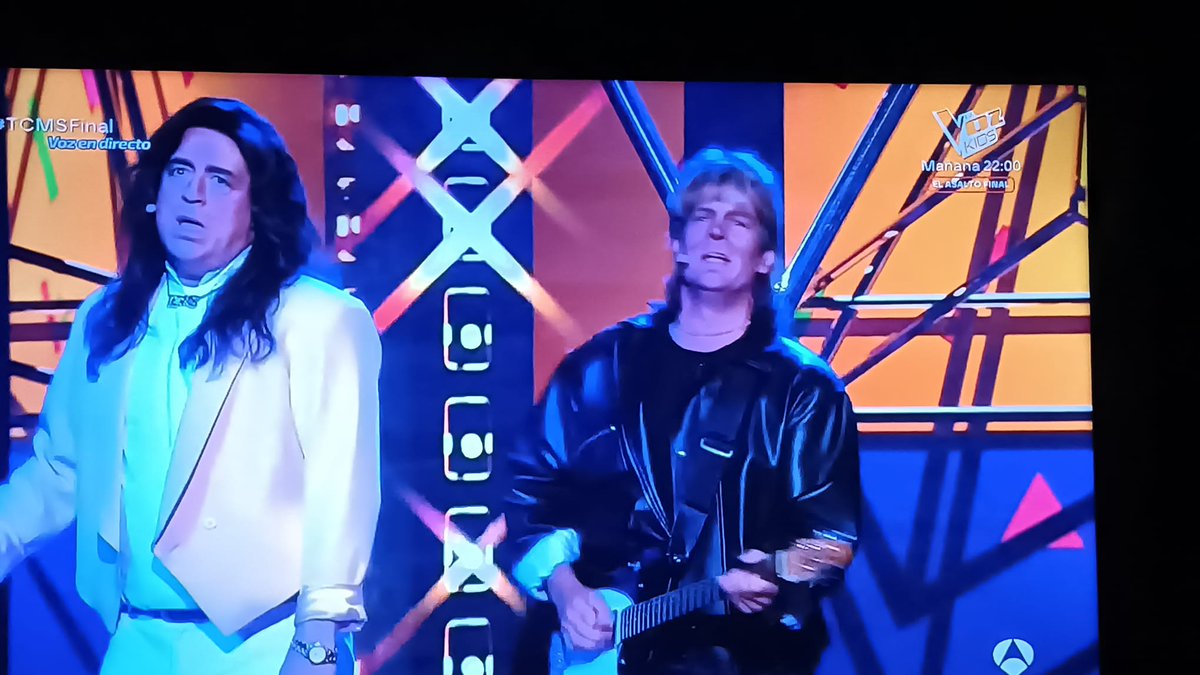LadyNostalgiaM1's tweet photo. No sé si están imitando a modern talking o a Cruz y raya...pero si sé que nos estamos hartando de reír 🤣🤣🤣buenísimos #goyo y #manu
#TCMSFinal https://t.co/BOBeL4jG3A