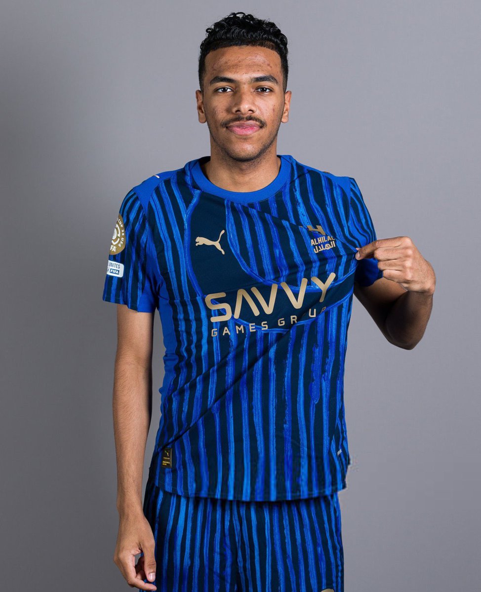 🚨 الموسم الماضي مصعب الجوير طلب الرحيل أو المشاركة أساسياً  

بعد عودته للهلال حالياً

 طلب اللعب أساسياً أو الانتقال