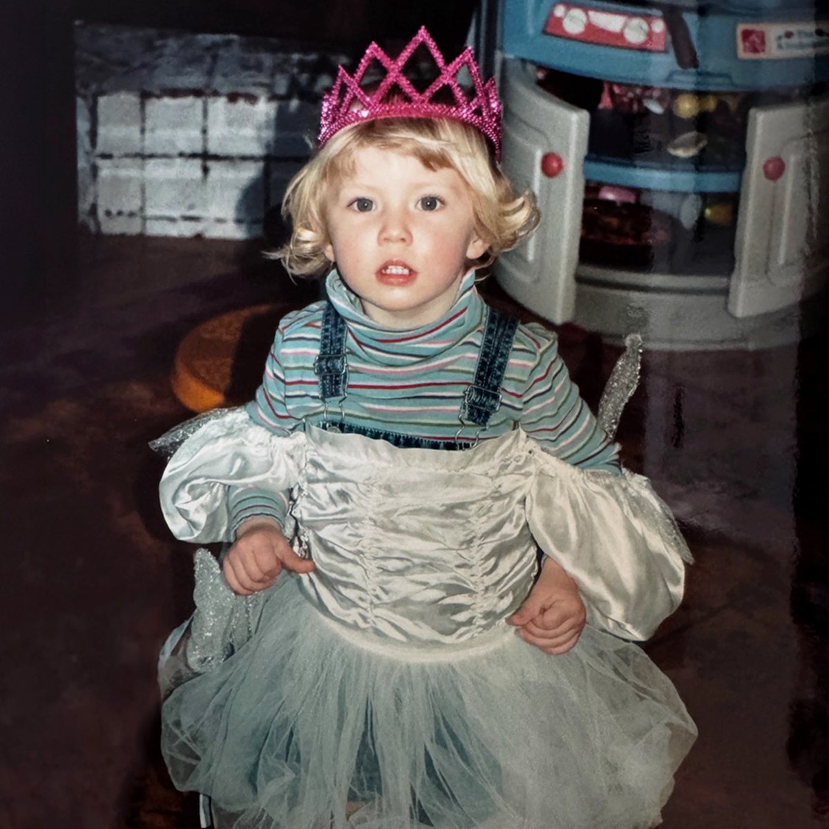 ‘Oh, Anna!' is a heartfelt message to her younger self, using her birth name as a powerful symbol of identity.’

<a href="/dasha__music/">Dasha</a> releases personal new song

Details ➡️ entertainment-focus.com/23fd