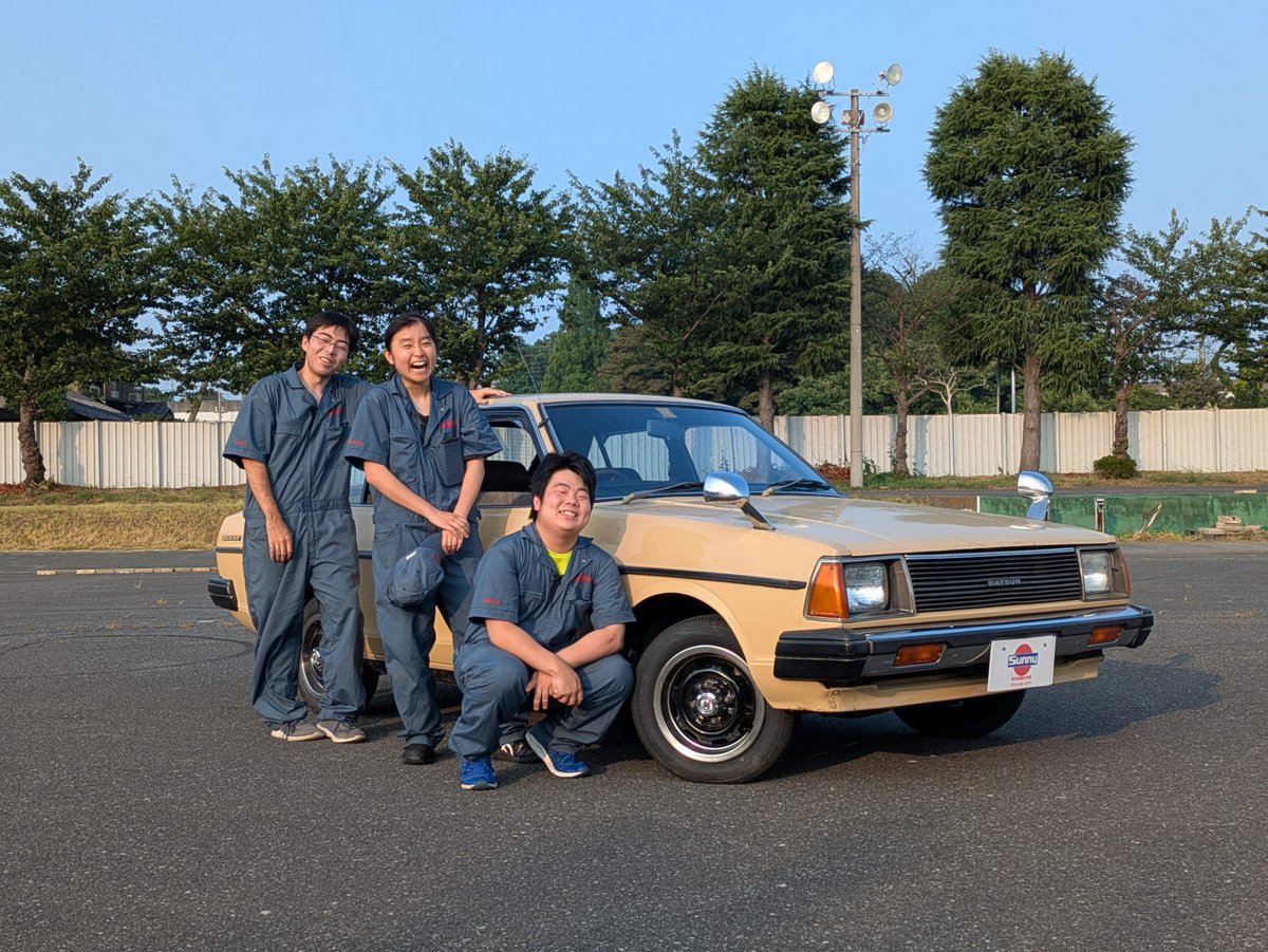 saijidai's tweet image. クラシックカークラブです　先日　レストア中の日産サニー３１０型について自動車情報サイトResponseの取材を受けました　パーツごと多くの部員が分担しましたが　仕上げまで携わった部員が取材対応しました　後日サイトに流れます
　お楽しみに！＃埼玉自動車大学校　＃Response