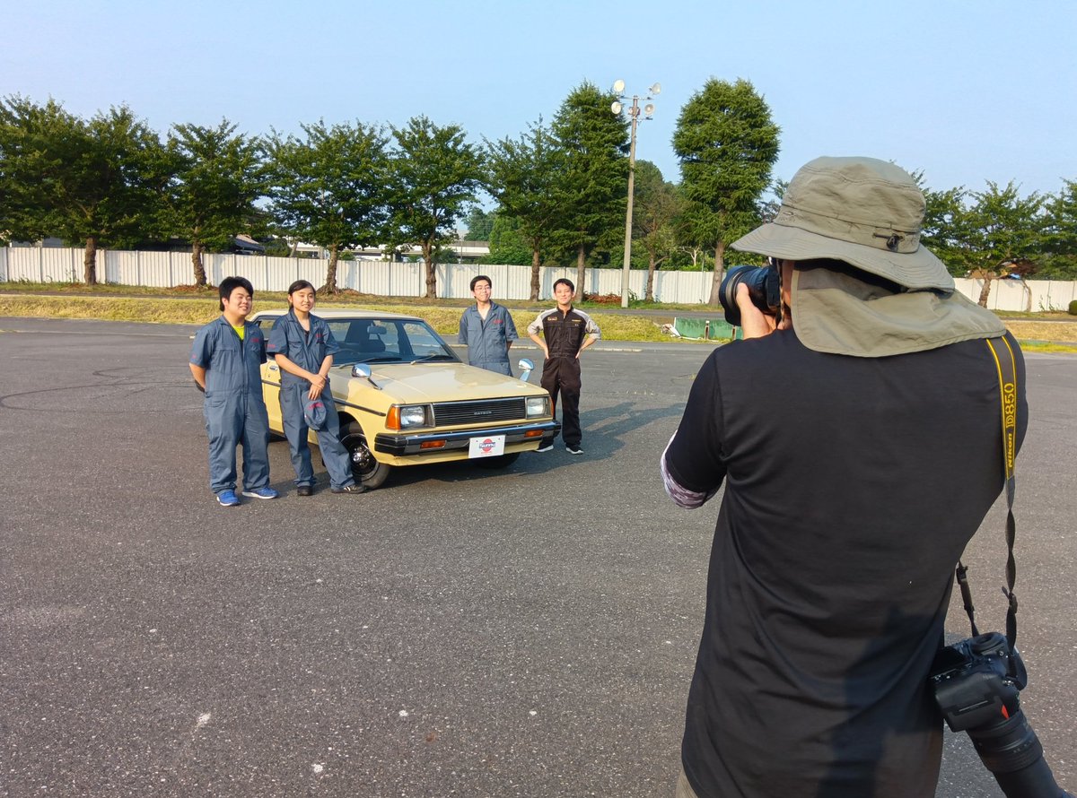 saijidai's tweet image. クラシックカークラブです　先日　レストア中の日産サニー３１０型について自動車情報サイトResponseの取材を受けました　パーツごと多くの部員が分担しましたが　仕上げまで携わった部員が取材対応しました　後日サイトに流れます
　お楽しみに！＃埼玉自動車大学校　＃Response
