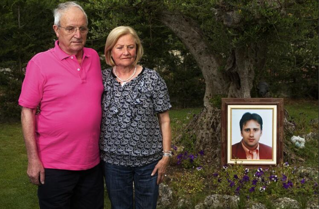 "Dicen 'ETA ha terminado', y yo digo ¿cómo que han terminado? De eso nada. No matan simplemente porque no les interesa. Sin matar ya consiguen. Matarán, acabarán matando, cuando no logren lo que quieren. Están simplemente escondidos"

(Miguel Blanco, padre de Miguel Ángel Blanco)
