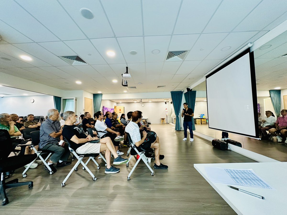 DrMLChua's tweet image. Always fun to spend a productive morning sharing on #ProtonBeam in cancers particularly #HeadNeckCancer with the Singapore Cancer Society community of #patients and #survivors
Equally impactful as giving academic talks!
It is humbling to have patient sharing their experiences!