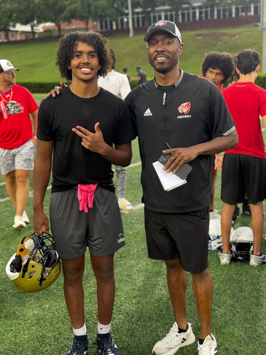 AidenNation7's tweet image. I have learned a lot from Coach @_CoachHamp400 and the other coaches at the @uwa_football camp today. #MoreWorkToDo
@CoachYeah @Steve_Sisa @reggieragland @Jville_Football @CoachBO__ @jsully656565 @AlphonsoFreeney
@_THayes @Trip7ERA @HallTechSports1 @AverageJoesSpo1