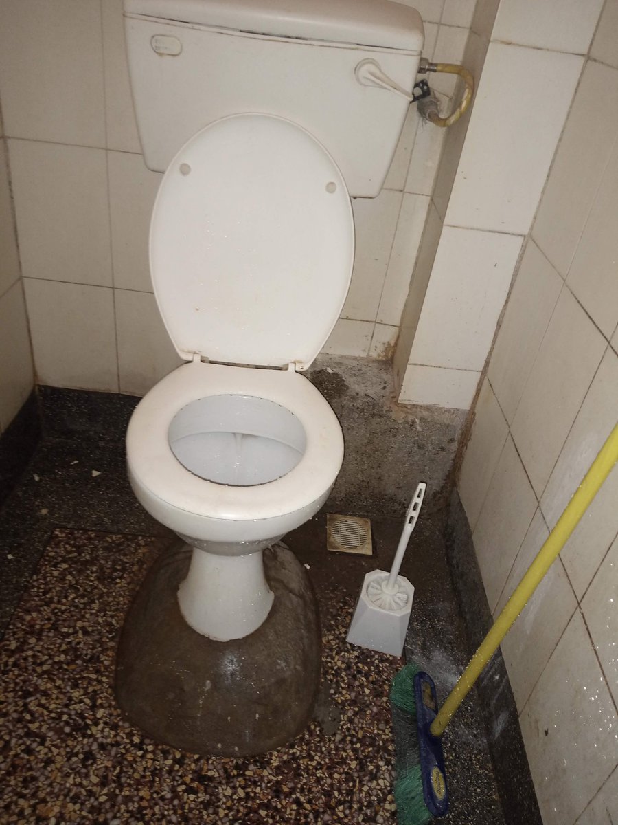 aquistar82413's tweet image. ๐๐๐๐๐ unaamini fundi Wa mawe akuwekee Choo & due to your loyalty anakuongezea another floor,anakuwekea wall tiles Na pia terrazzo!
#MjengoElimu
#AquistarPlumbing
#MjengoHub
#ExposeKaziMbaya