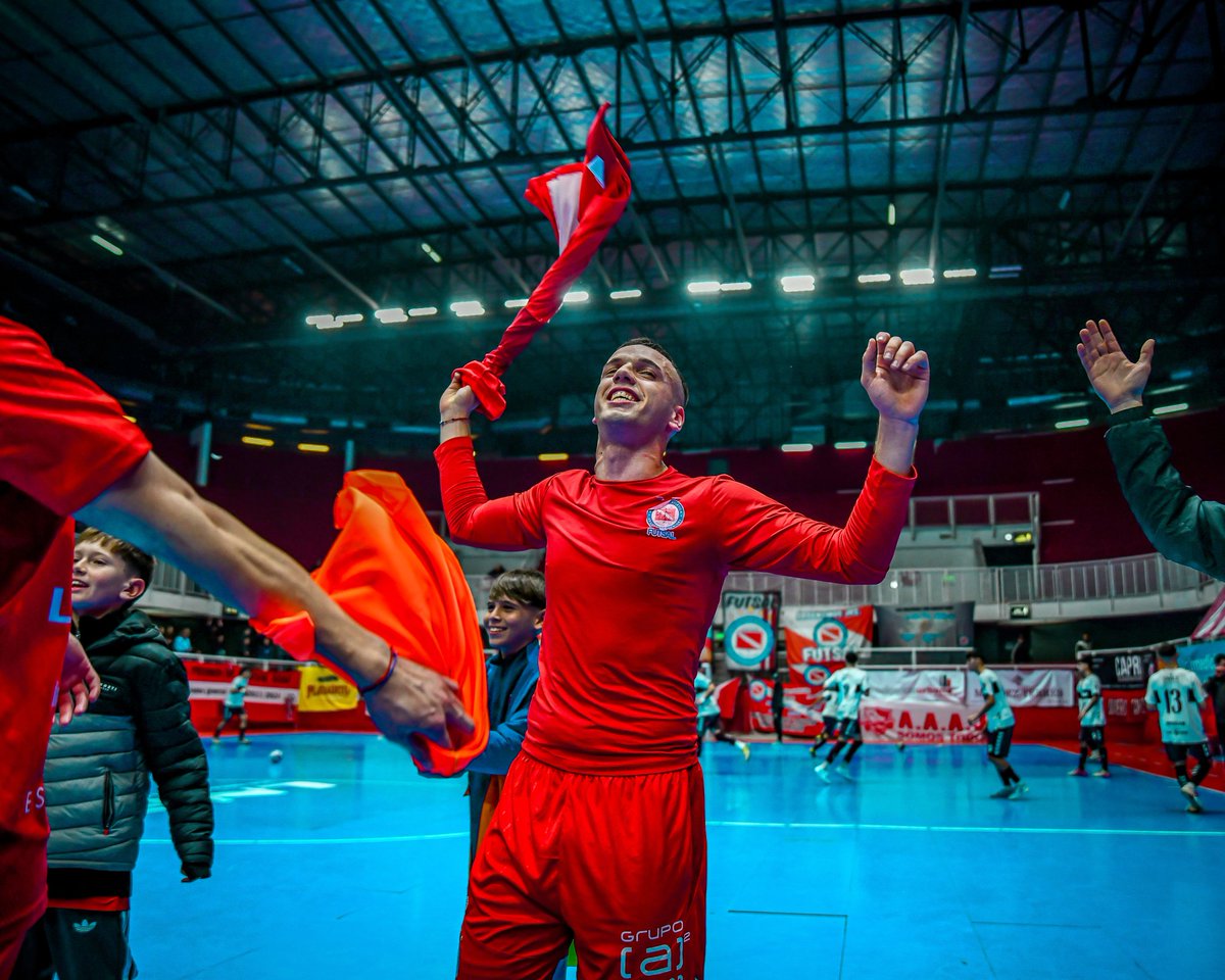 Futsal Masculino AAAJ (@futsalaaaj) on Twitter photo #AAAJ 🐞 GANÓ ARGENTINOS 👊
#ElSemilleroDelMundo 🌎 dio un paso al frente en el Malvinas Argentinas y se quedó con el triunfo por 1-0 ante Platense.
🔝 Con este resultado Argentinos vuelve a subir a la cima de la Primera B con 31 puntos.
¡VAMOS BICHO! ❤️🔥
📸 <a href="/natyponcefotos/">Natalia Ponce Foto</a> #AAAJ 🐞 GANÓ ARGENTINOS 👊
#ElSemilleroDelMundo 🌎 dio un paso al frente en el Malvinas Argentinas y se quedó con el triunfo por 1-0 ante Platense.
🔝 Con este resultado Argentinos vuelve a subir a la cima de la Primera B con 31 puntos.
¡VAMOS BICHO! ❤️🔥
📸 <a href="/natyponcefotos/">Natalia Ponce Foto</a>