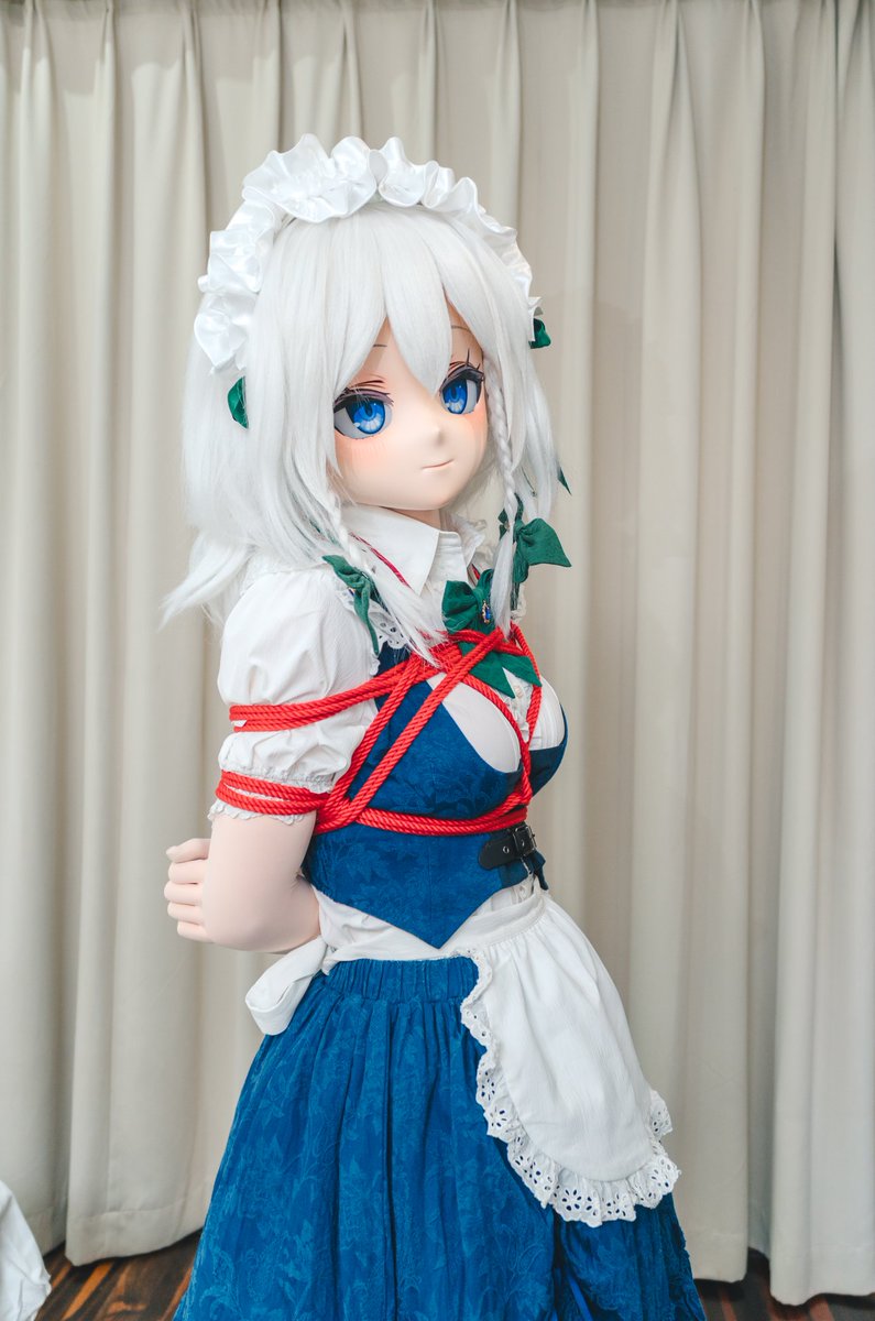 “这是今天的‘特别任务’吗，大小姐？” ——身为女仆长，偶尔也要接受蕾咪大人任性的惩罚……❤️

📸＆🪢：<a href="/atiantian114/">阿天</a>
#kigurumi #着ぐるみ #十六夜咲夜 #捆绑