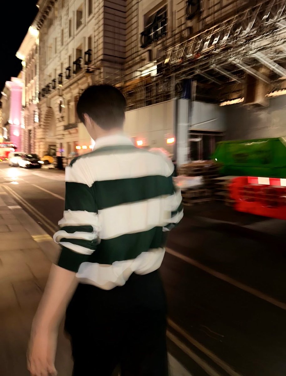 jay posting a ‘soft launch’ type of photos is driving me crazy