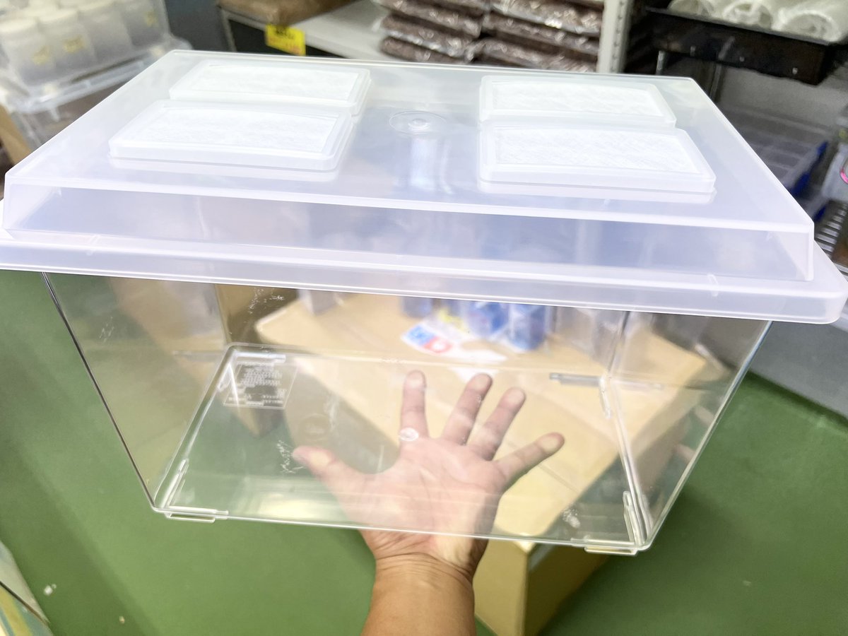 《入荷情報》

⚫︎シーラーケース製品

▪︎ゼリースプリッターⅡ（ブルー、クリアー）
▪︎コバエシャッター小（仕切り付き）
▪︎コバエシャッター大

沢山入荷しています。
宜しくお願いします。

#虫どん
#シーラーケース