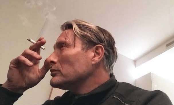 La Liga Mx empezó con un viernes botanero entre Puebla y Atlas. 

Puebla sacó con un pase largo afuera de la cancha hacia la esquina, para presionar en saque de banda.

¿Por qué?

Porque así está sacando el PSG de Luis Enrique en el Mundial de Clubes.

Ya empezó la Liga Mx 🚬