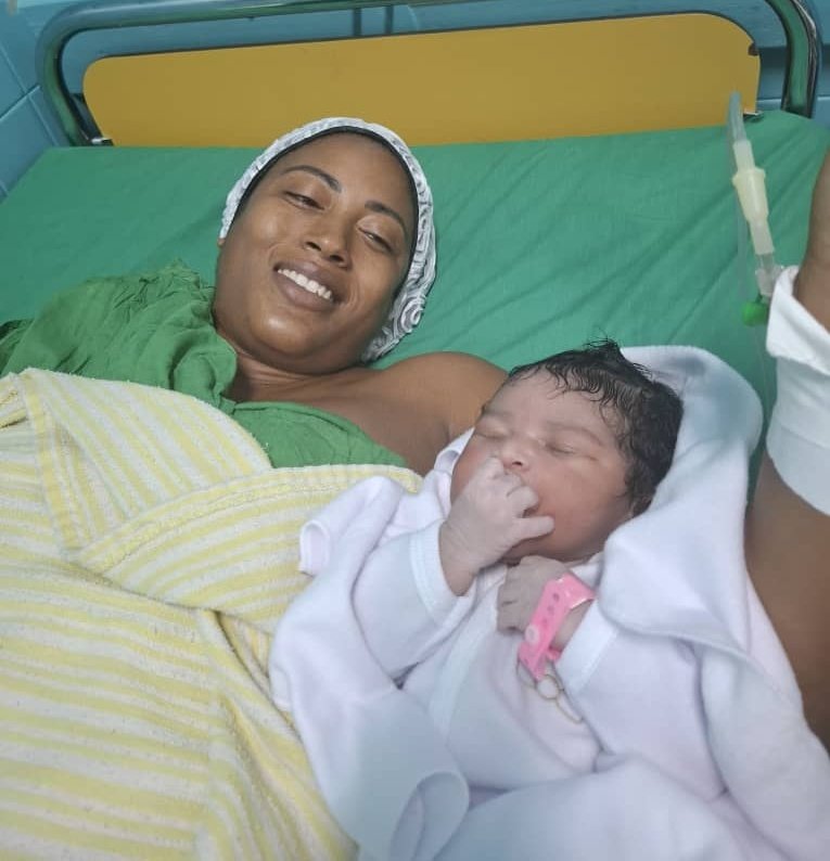 Muchas felicidades, Omara Durand, por el nacimiento de tu segunda hija. 

La vida te ha premiado de muchas maneras y hoy celebramos contigo este nuevo triunfo, el de la maternidad.

Un fuerte abrazo.