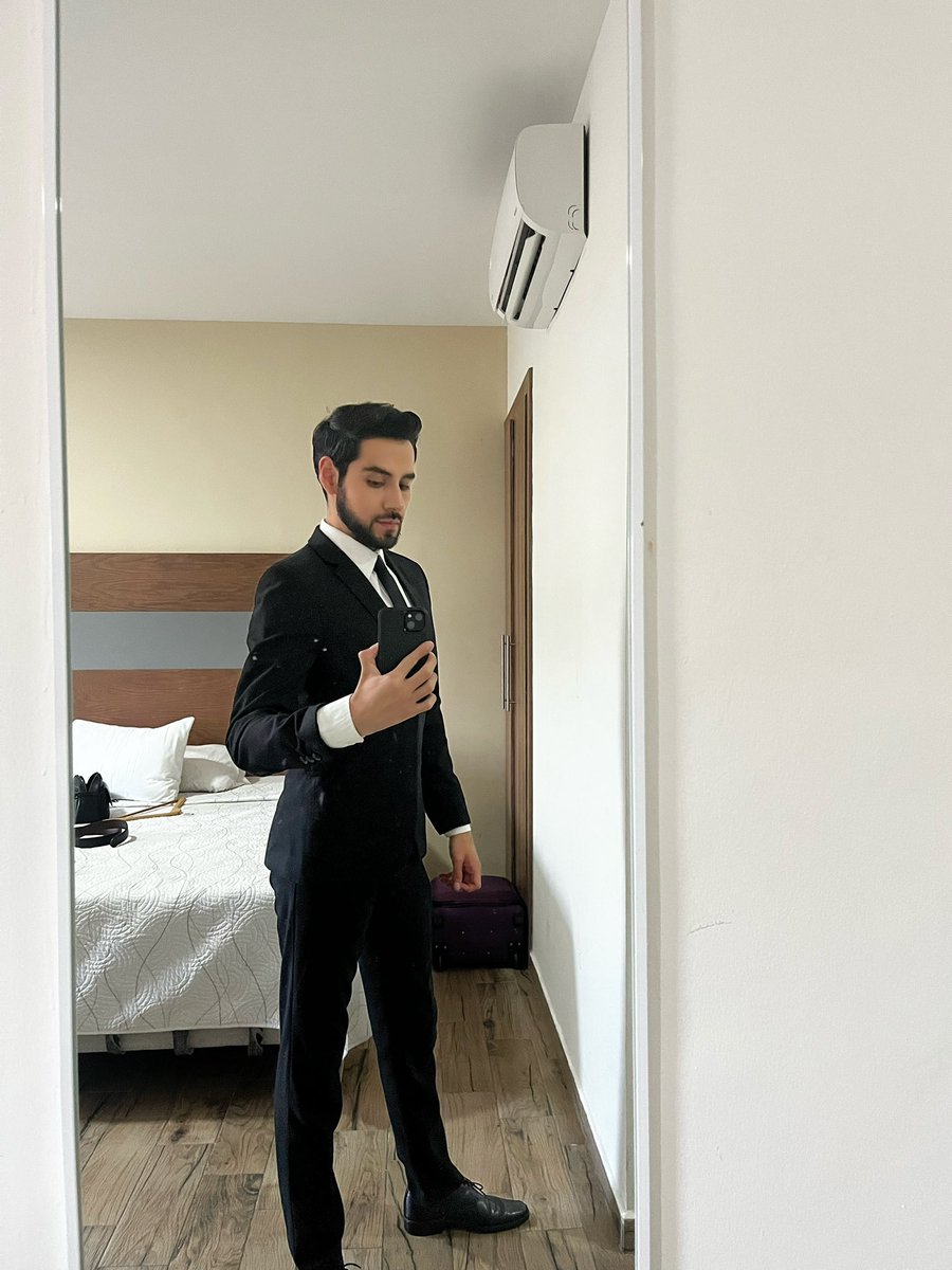 Según que me veo muy bien en traje 🤷🏻‍♂️😝