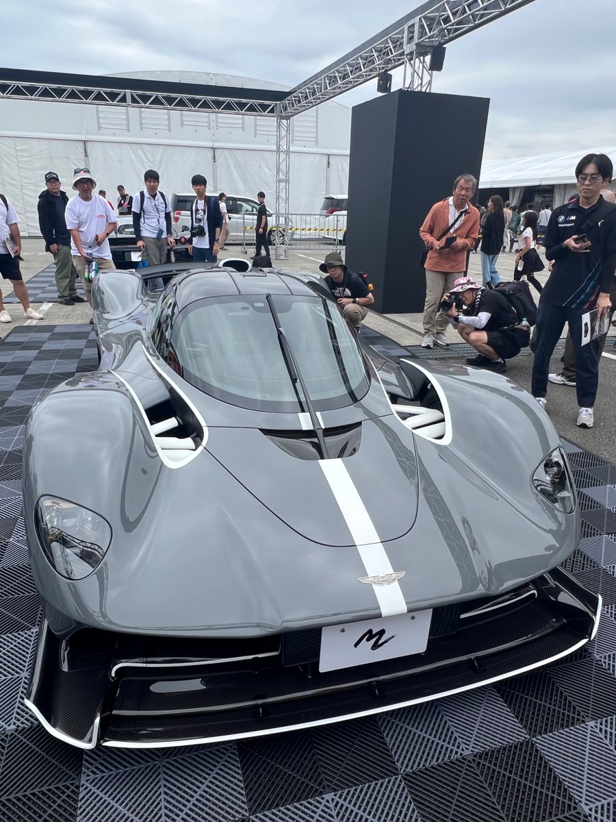 tessy11's tweet image. ランデヴー特典で初のモータースポーツ観戦。前澤友作選手も登場。展示されてたMZ SUPERCARの芸術品のようなクルマの数々、凄すぎた。