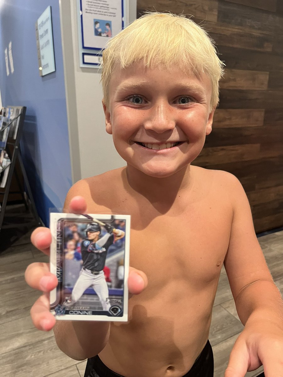 McGillNJ's tweet photo. @Griffin_Co9 my son just pulled your 1/1! He’s super excited https://t.co/knZYhiihVM