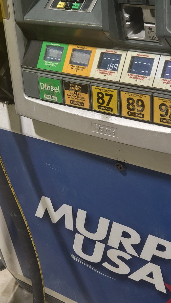 jrstew2016's tweet image. A Pro tip for cheap gas -
1) Monthly Walmart Membership - $12.95 + Tax (free w/@AmericanExpress Platinum cc). Up to $0.10 cents off per gallon
2) Get @BiltRewards CC
3) Use 1840 @BiltRewards points for $0.50 cents off up to 20/gal
See the image for the win!