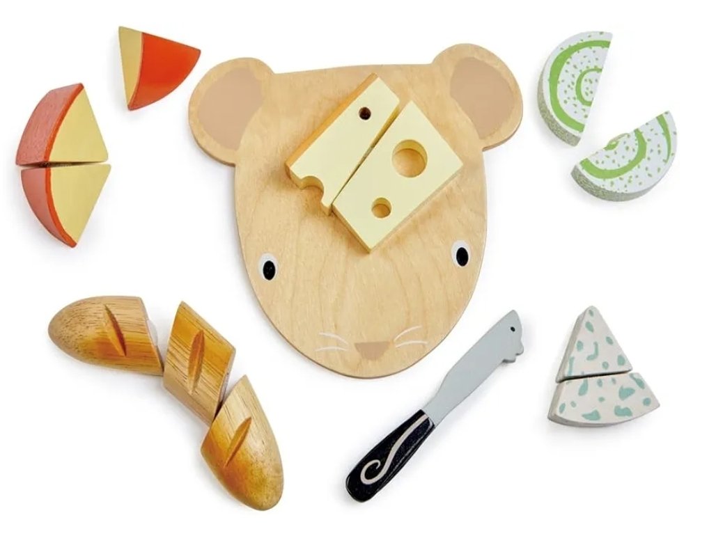 grhamcrackercub's tweet photo. thinking abt the mouse charcuterie board toy...mousie cheese board.. https://t.co/WpMsM5M7oy
