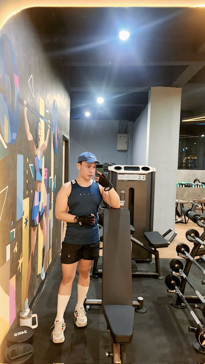 C L A U S T R O P H O B I A tweet media