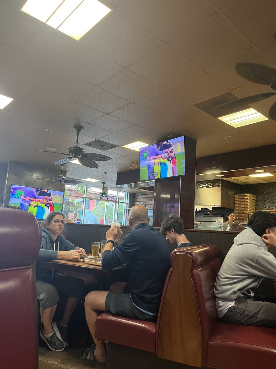 Apparently watching love island at a pizza parlor is the “same” as watching RGIII tear his ACL as a kid. #Shrink