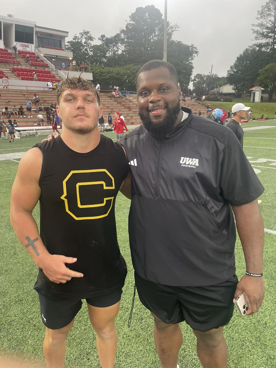 Cjbrown9911's tweet image. Had a great day and West Alabama
@Steve_Sisa @reggieragland @HallTechSports1 @landon_rg7 @CoachD_Myers @CoachL__ @UnLockYourGame @CoachTCam @rogersFTW @corner_jackets