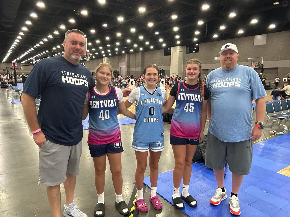 Some of our Banshee ball players and coaches catching up and supporting each other at the Run 4 Roses tournament today. Good luck ladies!!!